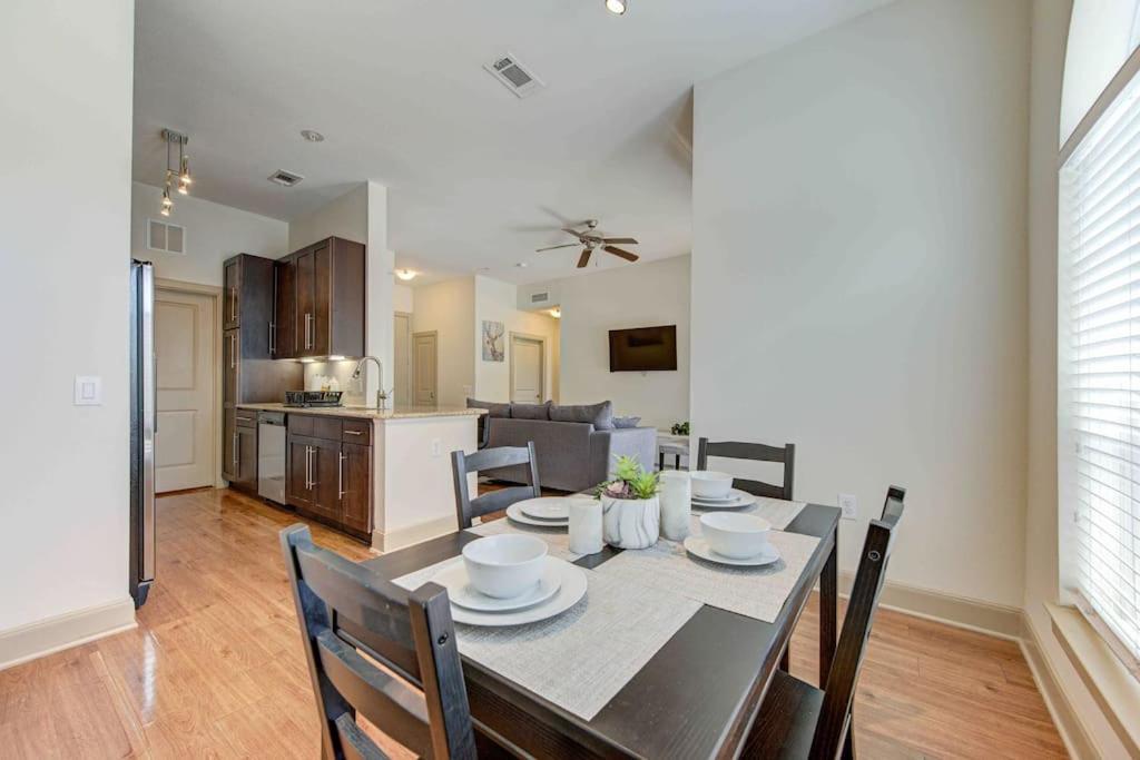 Cozy Apt Nrg Pool,Wi-Fi, Free Parking, Petsok! Houston Eksteriør bilde