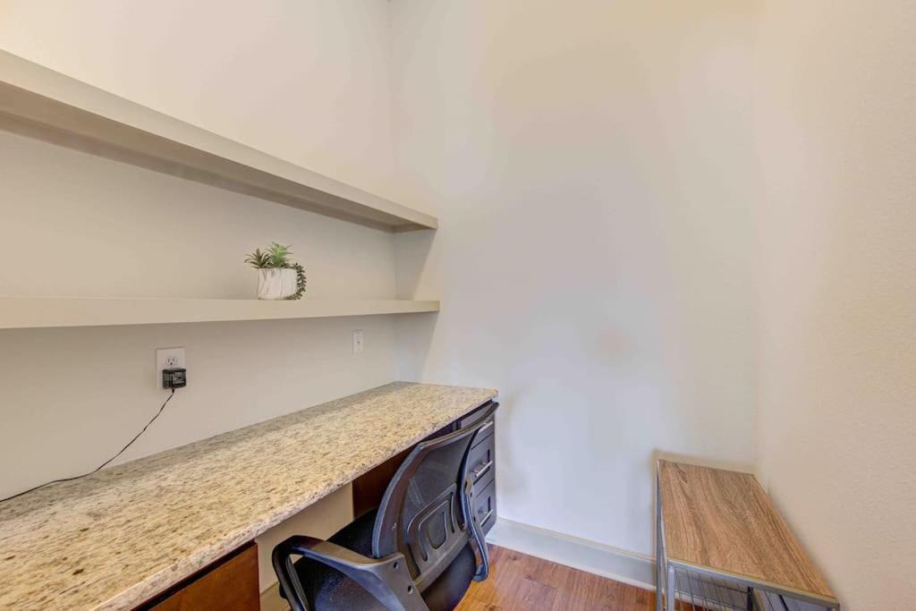 Cozy Apt Nrg Pool,Wi-Fi, Free Parking, Petsok! Houston Eksteriør bilde