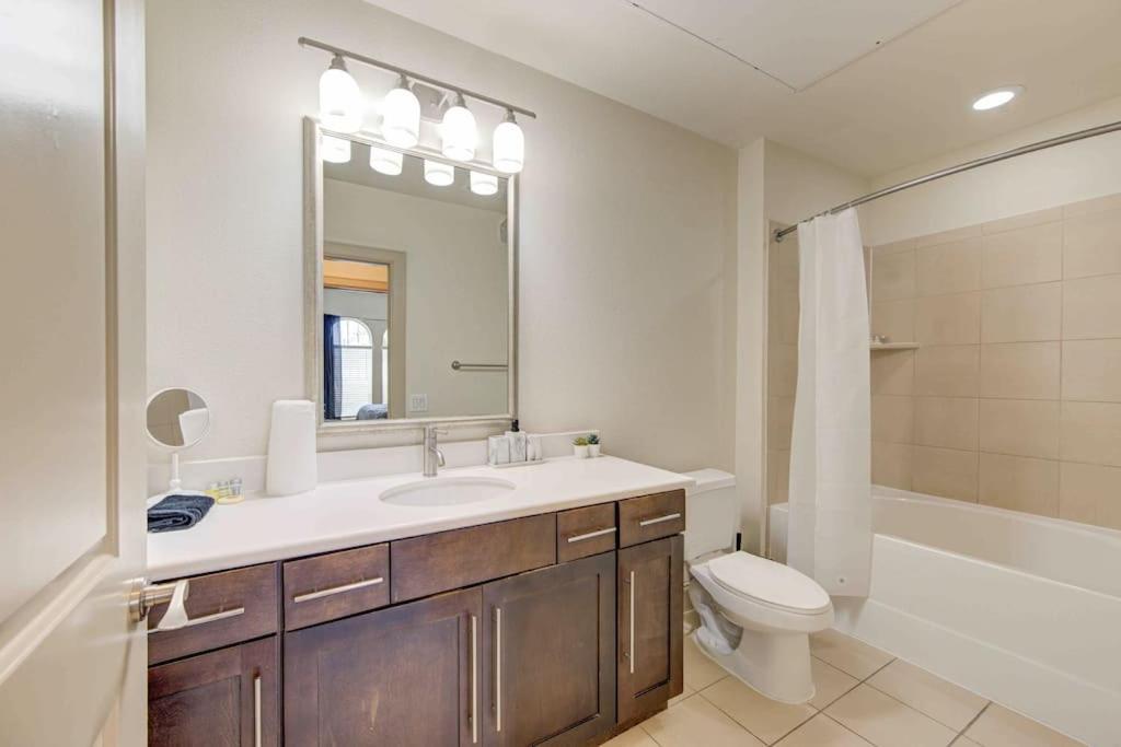 Cozy Apt Nrg Pool,Wi-Fi, Free Parking, Petsok! Houston Eksteriør bilde