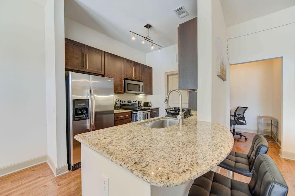 Cozy Apt Nrg Pool,Wi-Fi, Free Parking, Petsok! Houston Eksteriør bilde