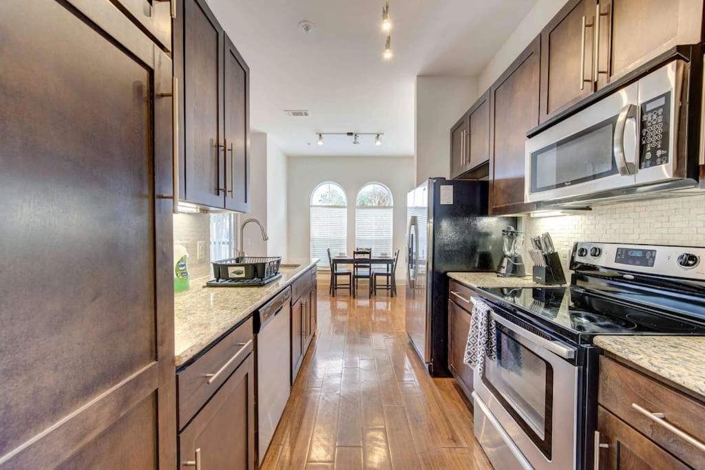 Cozy Apt Nrg Pool,Wi-Fi, Free Parking, Petsok! Houston Eksteriør bilde