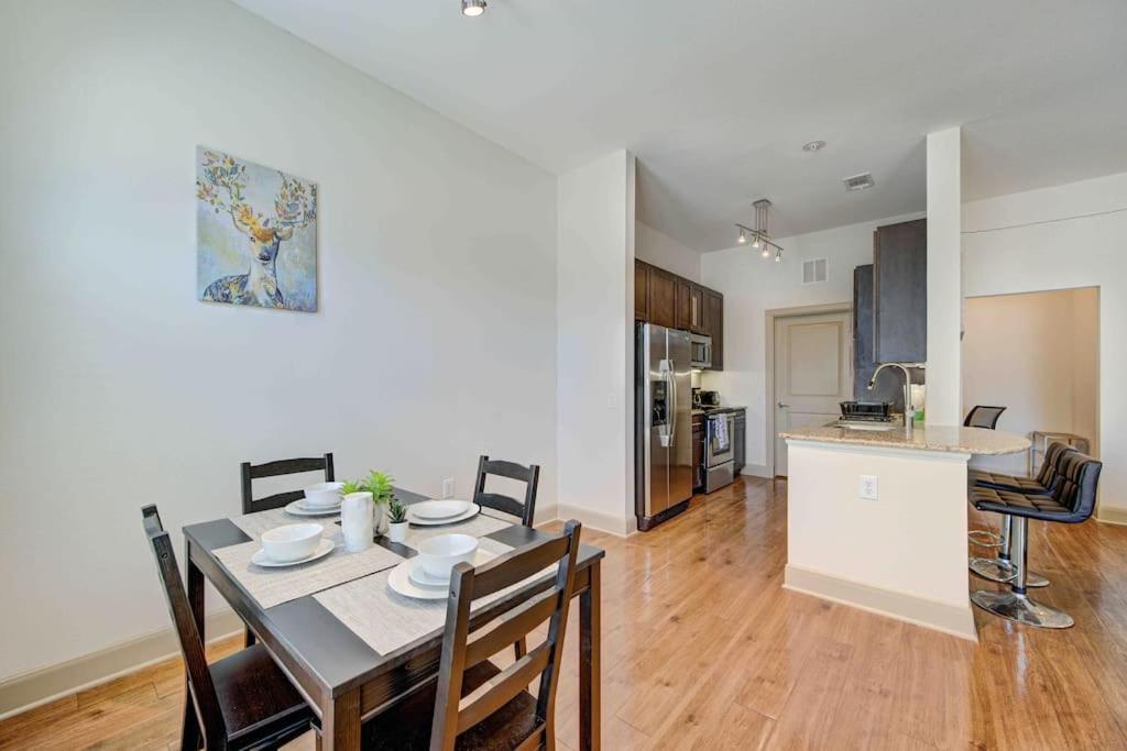 Cozy Apt Nrg Pool,Wi-Fi, Free Parking, Petsok! Houston Eksteriør bilde